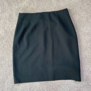 Holt Renfrew dark green straight skirt Size 10